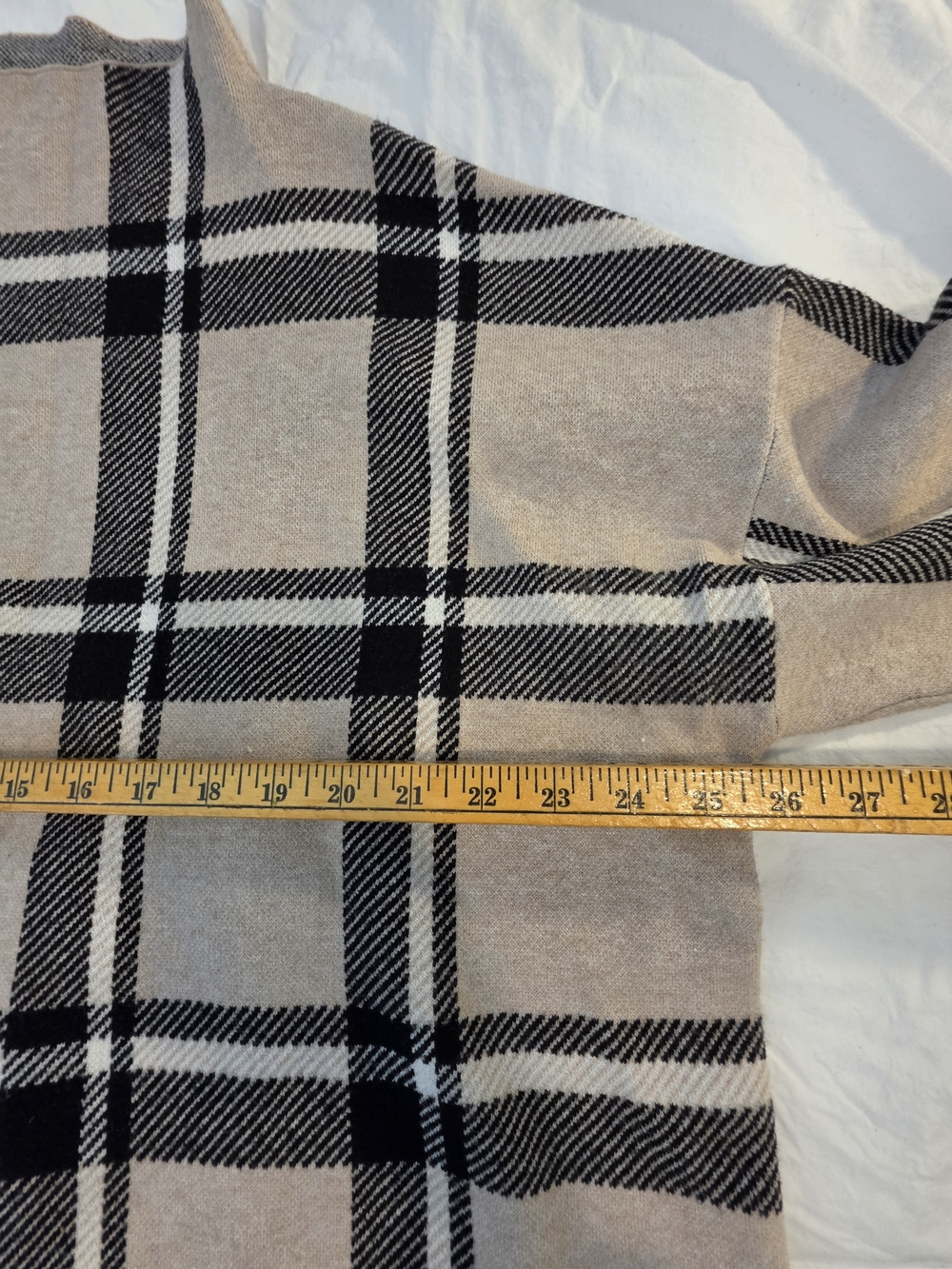 Max Studio Beige and Black Plaid Turtleneck Sweater Size 2X - Picture 3 of 6